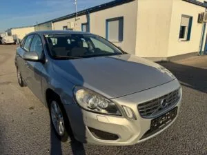 Volvo V60 Kombi Kinetic - Bild 2